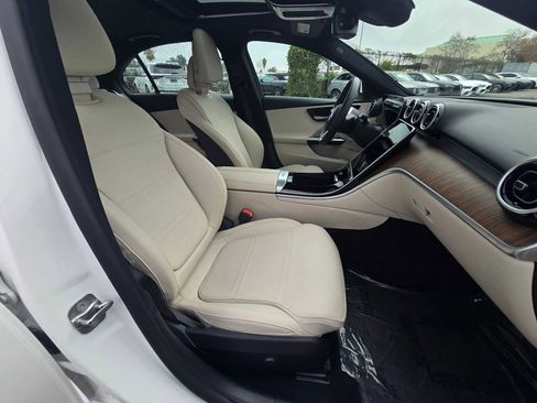 Used 2025 Mercedes-Benz C 300 Sedan image 11