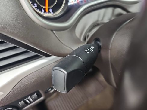 Used 2017 Jeep Cherokee Overland w/ Technology Group AWD/4WD image 28