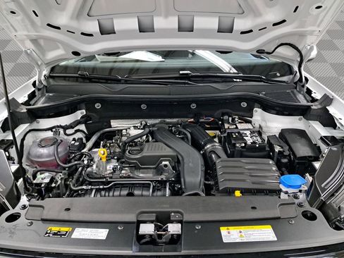 New 2025 Volkswagen Taos SEL image 28
