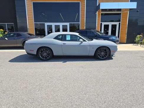Certified 2021 Dodge Challenger R/T Scat Pack w/ Shaker Package RWD image 7