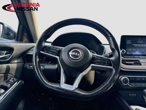 Used 2024 Nissan Altima 2.5 SR FWD image 29