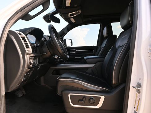 Used 2020 RAM 1500 Laramie w/ Sport Appearance Package AWD/4WD image 18