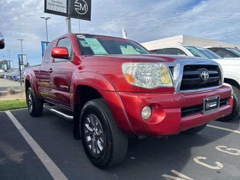 Used 2008 Toyota Tacoma PreRunner image 1