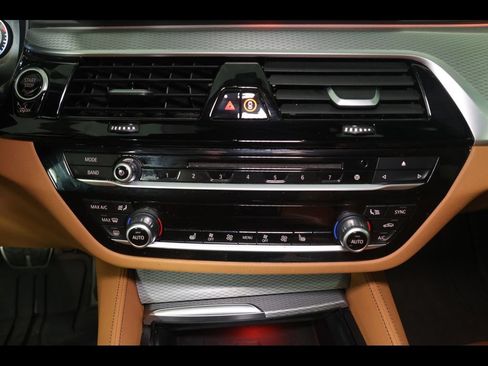 Used 2017 BMW 540i xDrive AWD/4WD image 21