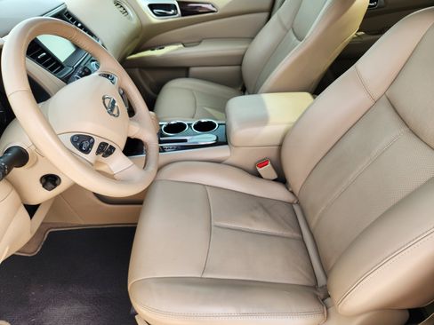 Used 2014 Nissan Pathfinder Platinum w/ Platinum Premium Package image 13