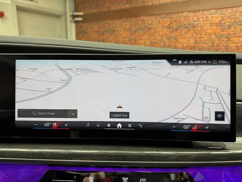 Used 2025 BMW i7 xDrive60 image 19