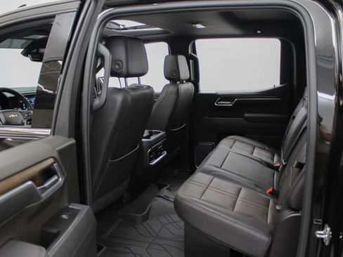 Used 2025 Chevrolet Silverado 1500 High Country w/ High Country Premium Package AWD/4WD image 21