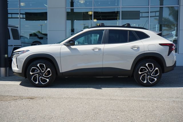 Used 2026 Chevrolet Trax RS w/ Sunroof Package FWD image 5