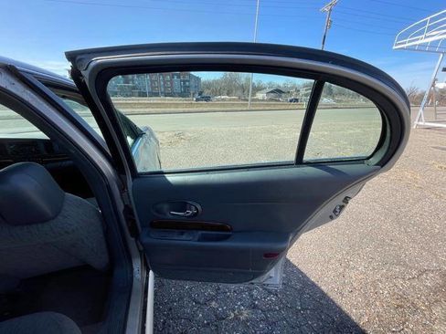 Used 2004 Buick Le Sabre Custom w/ Wheel and Sounds Package image 28