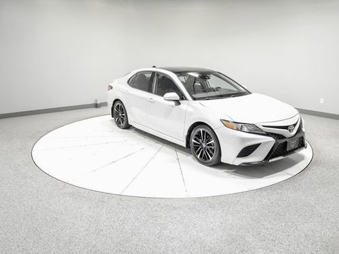 Used 2019 Toyota Camry XSE FWD image 30