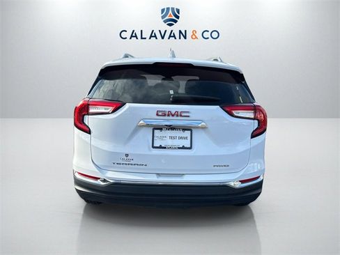 Used 2024 GMC Terrain SLT image 6