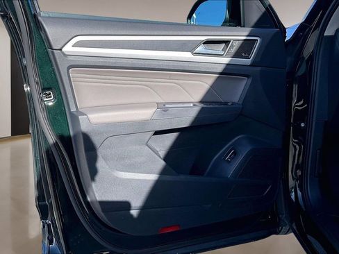 Used 2021 Volkswagen Atlas SEL Premium image 23