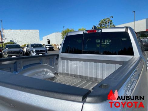 Used 2022 RAM 1500 Laramie AWD/4WD image 12