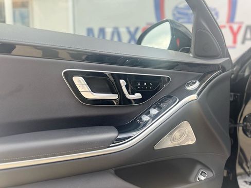 Used 2023 Mercedes-Benz S 500 S500 4MATIC w/ AMG Line image 36