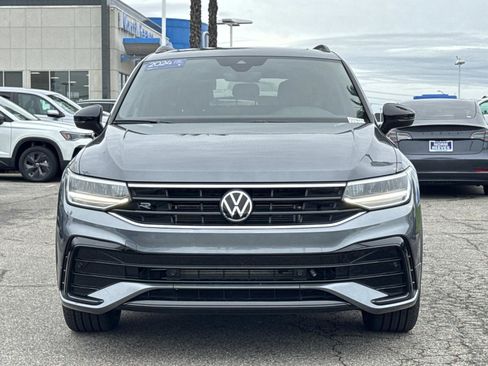 Certified 2024 Volkswagen Tiguan SE R-Line image 8