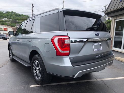 Used 2020 Ford Expedition XLT w/ Equipment Group 202A AWD/4WD image 4