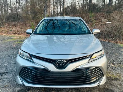 Used 2019 Toyota Camry LE image 18