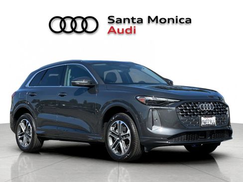 Used 2025 Audi Q5 Premium w/ Convenience Package AWD/4WD image 9