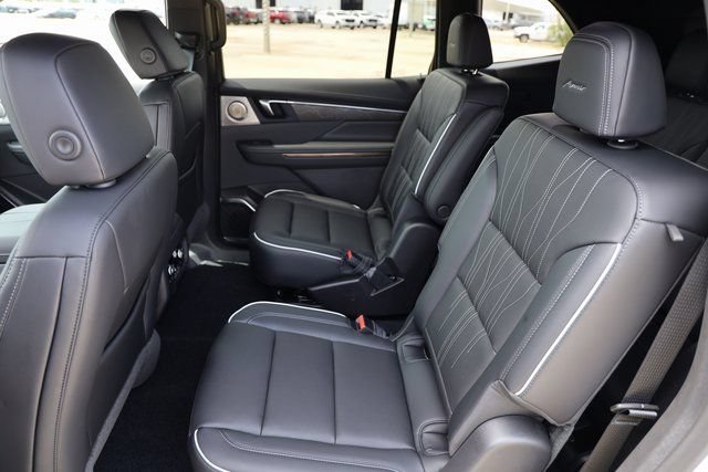 New 2026 Buick Enclave Avenir w/ Super Cruise Package FWD image 13