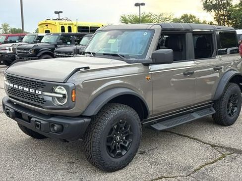 New 2026 Ford Bronco Badlands AWD/4WD image 3