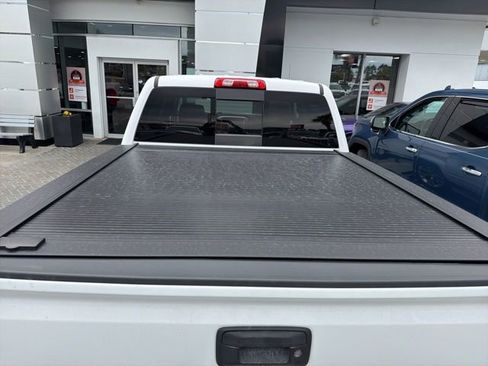 Used 2017 GMC Sierra 1500 SLT w/ SLT Premium Package image 8