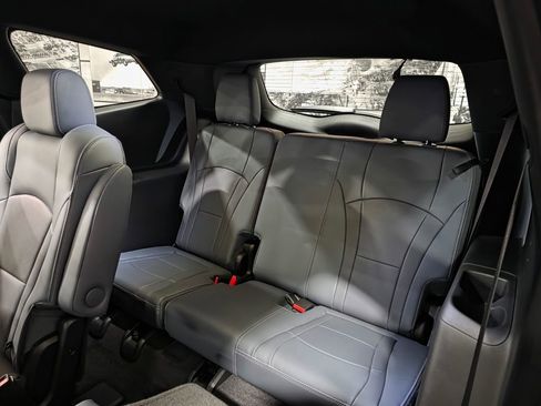 Certified 2023 Buick Enclave Essence image 24