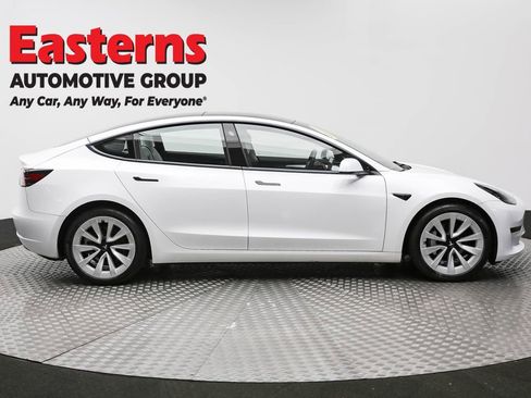 Used 2023 Tesla Model 3 Standard Range image 4