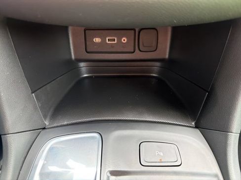 Used 2023 Chevrolet Equinox LT FWD image 32