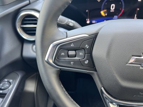 Used 2025 Chevrolet Trax ACTIV w/ Sunroof Package image 26