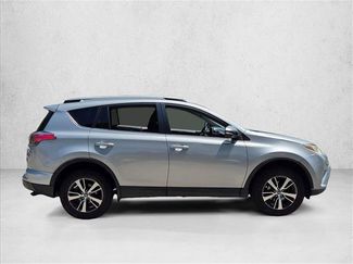 Used 2018 Toyota RAV4 XLE FWD video 4