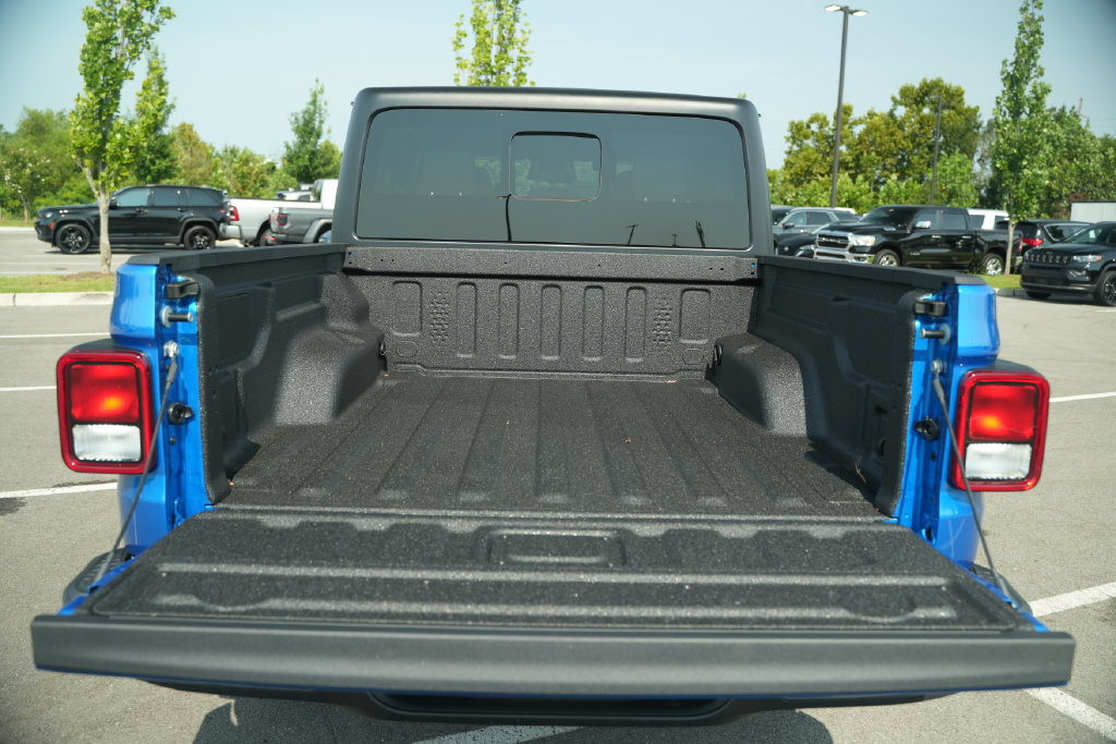 New 2026 Jeep Gladiator Sport AWD/4WD image 15