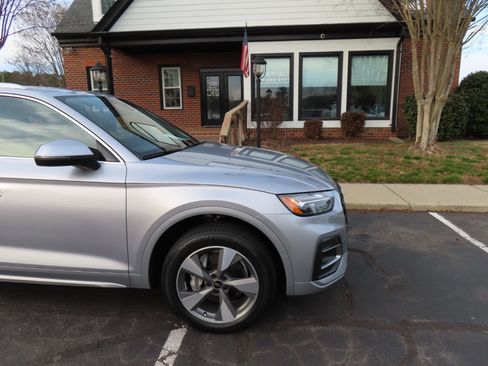 Used 2022 Audi Q5 2.0T Premium Plus w/ Premium Plus Package image 9