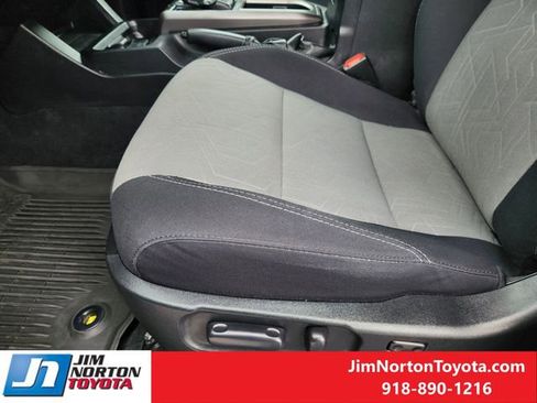 Used 2021 Toyota Tacoma TRD Sport w/ Technology Package image 26