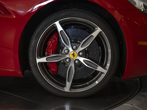 Used 2014 Ferrari California RWD image 25