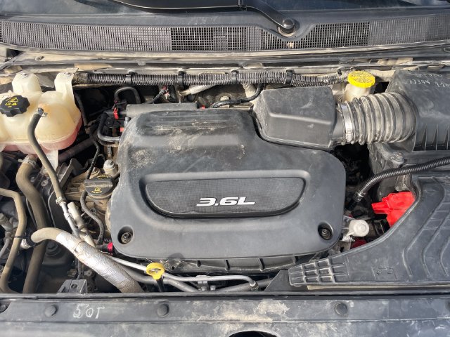 Used 2019 Chrysler Pacifica Touring Plus w/ Tire & Wheel Group FWD image 31