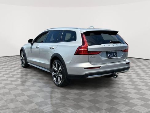 Certified 2024 Volvo V60 B5 Cross Country Ultimate AWD/4WD image 5