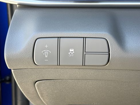 Used 2024 Hyundai Elantra SEL image 25