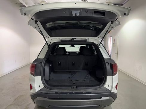 Certified 2025 GMC Terrain Elevation AWD/4WD image 8
