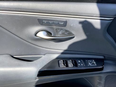 Used 2022 Lexus ES 300h w/ Premium Package image 36