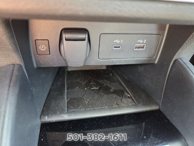 Used 2024 Nissan Versa SR FWD image 28