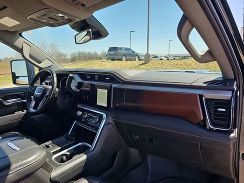 Used 2024 GMC Sierra 2500 Denali AWD/4WD image 29