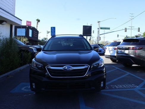 Used 2022 Subaru Outback Premium AWD/4WD image 2