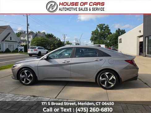 Used 2023 Hyundai Elantra SEL w/ Convenience Package FWD image 7