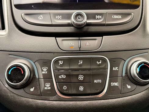 Used 2023 Chevrolet Malibu LT FWD image 24