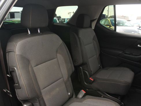 Used 2021 Chevrolet Traverse LT FWD image 22