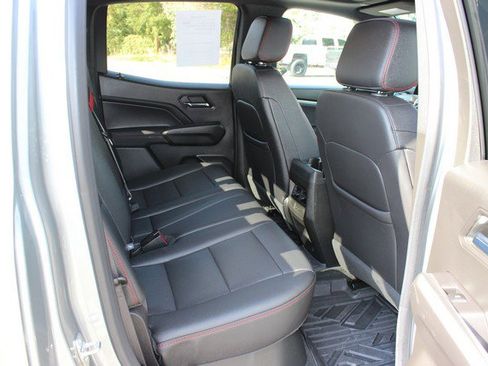 Used 2023 Chevrolet Colorado Z71 image 17