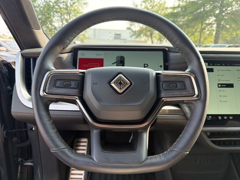 Used 2024 Rivian R1S Adventure AWD/4WD image 11