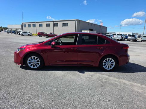 Used 2022 Toyota Corolla LE w/ LE Convenience Package image 5