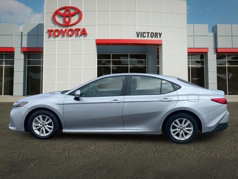 Used 2025 Toyota Camry LE FWD image 6