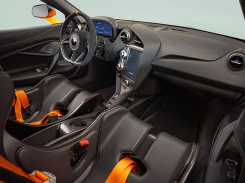 Used 2021 McLaren 765LT RWD image 8